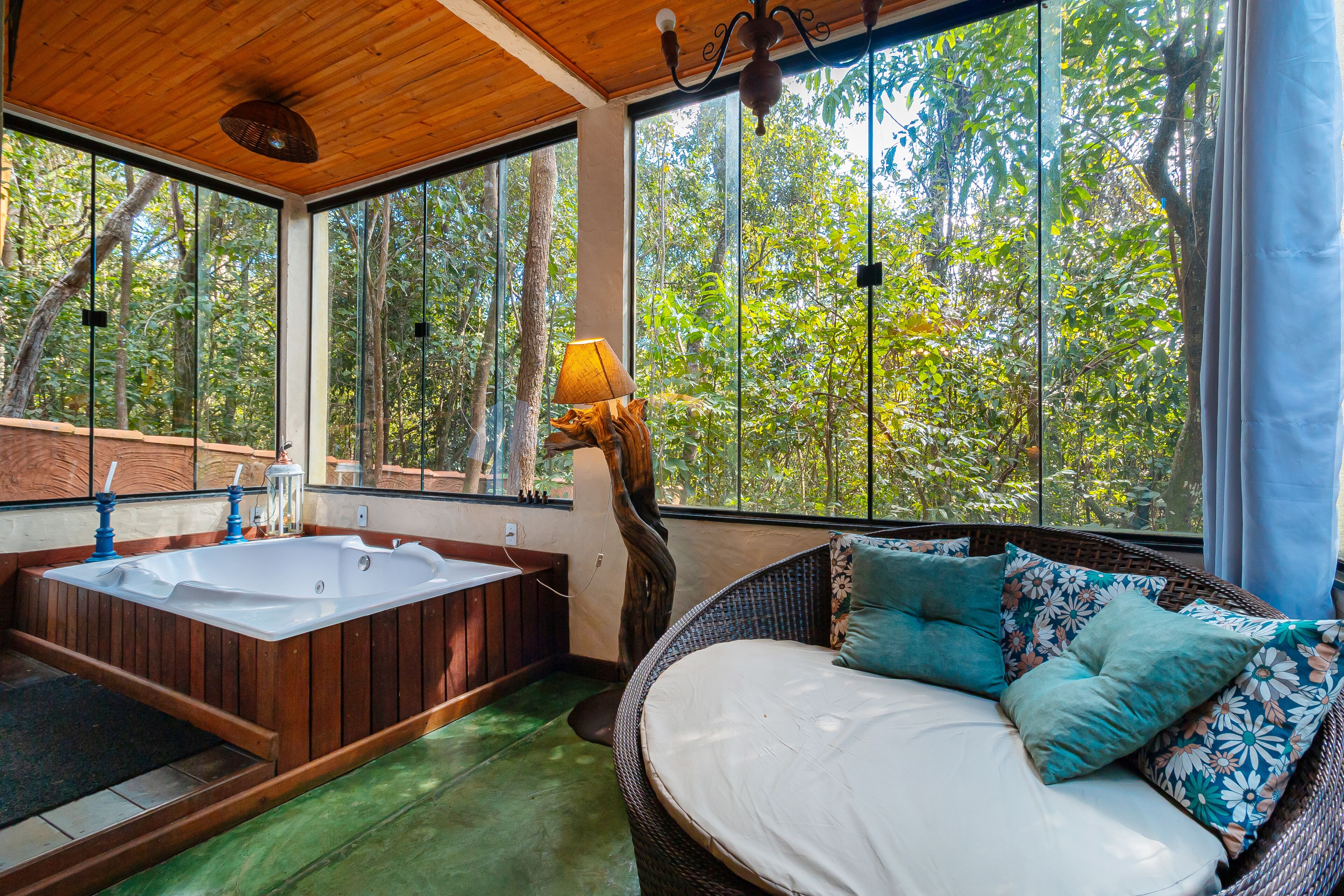 Luxury Suite | 1 bedroom, hypo-allergenic bedding, minibar, individually decorated