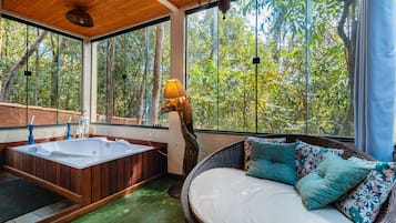 Luxury Suite | 1 bedroom, hypo-allergenic bedding, minibar, individually decorated