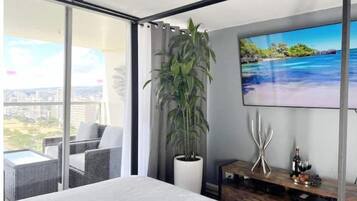 1 quarto, cofres nos quartos, ferros/tábuas de passar roupa