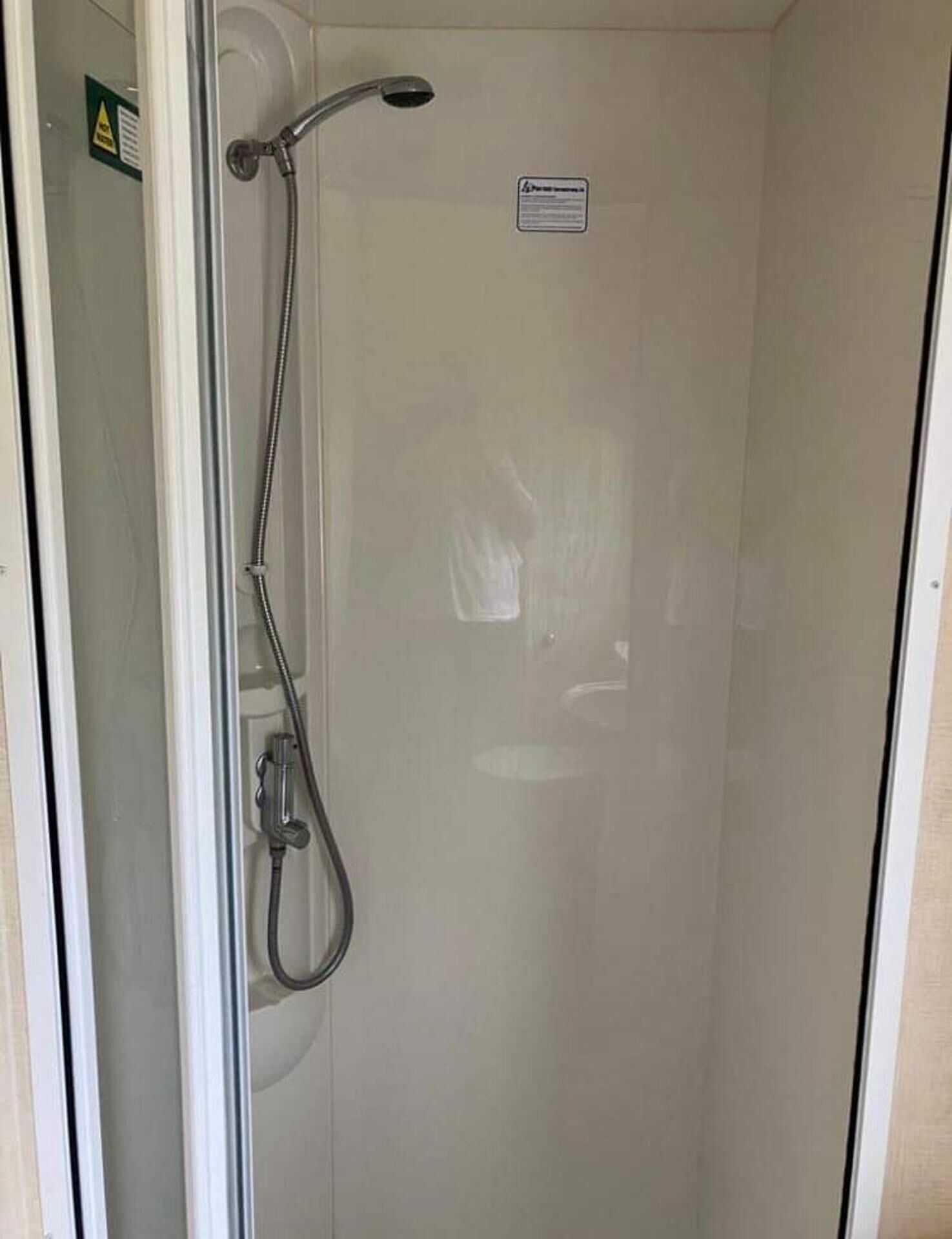 Cabin | Bathroom | Shower, toilet paper
