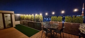 Outdoor dining - A cozy and stylish apartment with its own terrace. (Tashkent)