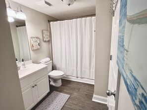 Whirlpool, Haartrockner, Handtücher, Seife