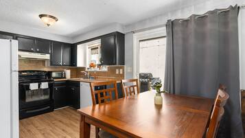 Microwave, oven, stovetop, coffee/tea maker