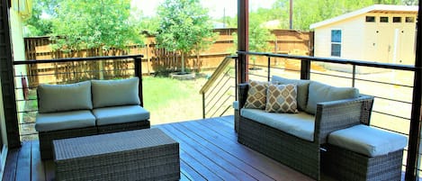 House | 4 bedrooms, desk, iron/ironing board, Internet