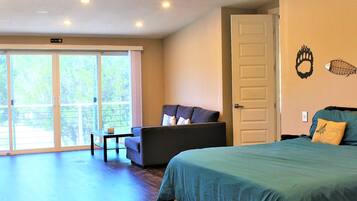 House | 4 bedrooms, desk, iron/ironing board, Internet