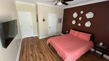 Hus | 4 soverom, skrivebord, strykejern/-brett og internett