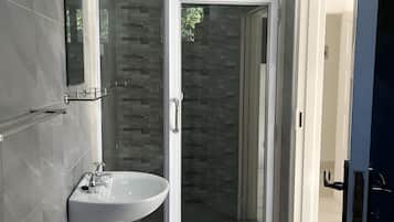 Deluxe Double Room | Bathroom