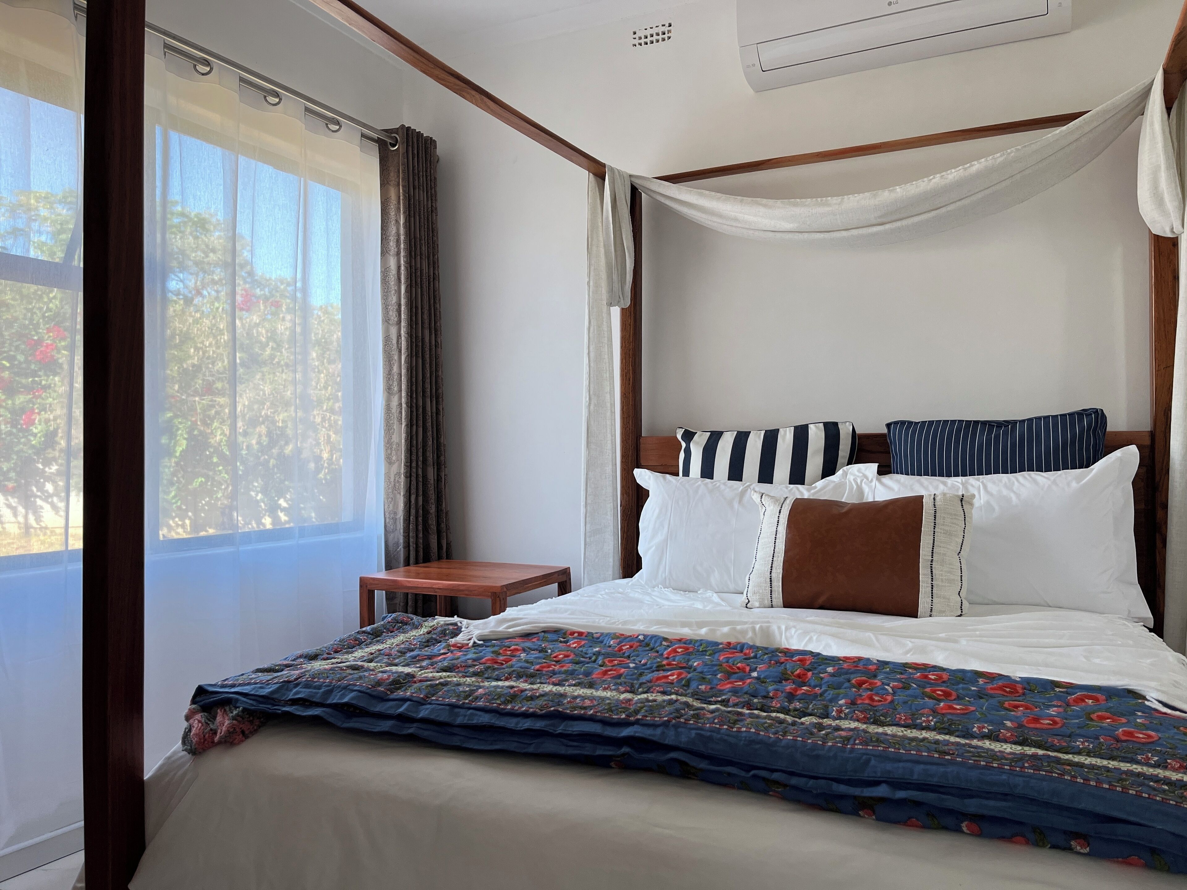 Deluxe Double Room | Individually decorated, individually furnished, desk, laptop workspace