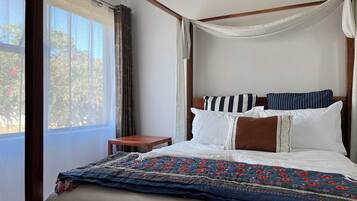 Deluxe Double Room | Individually decorated, individually furnished, desk, laptop workspace