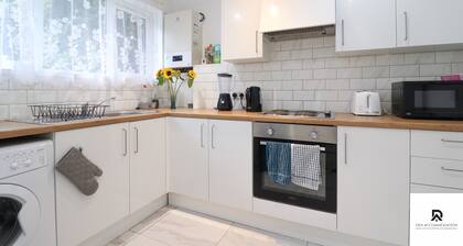 3-bed House in London Near the O2 Arena & Excel