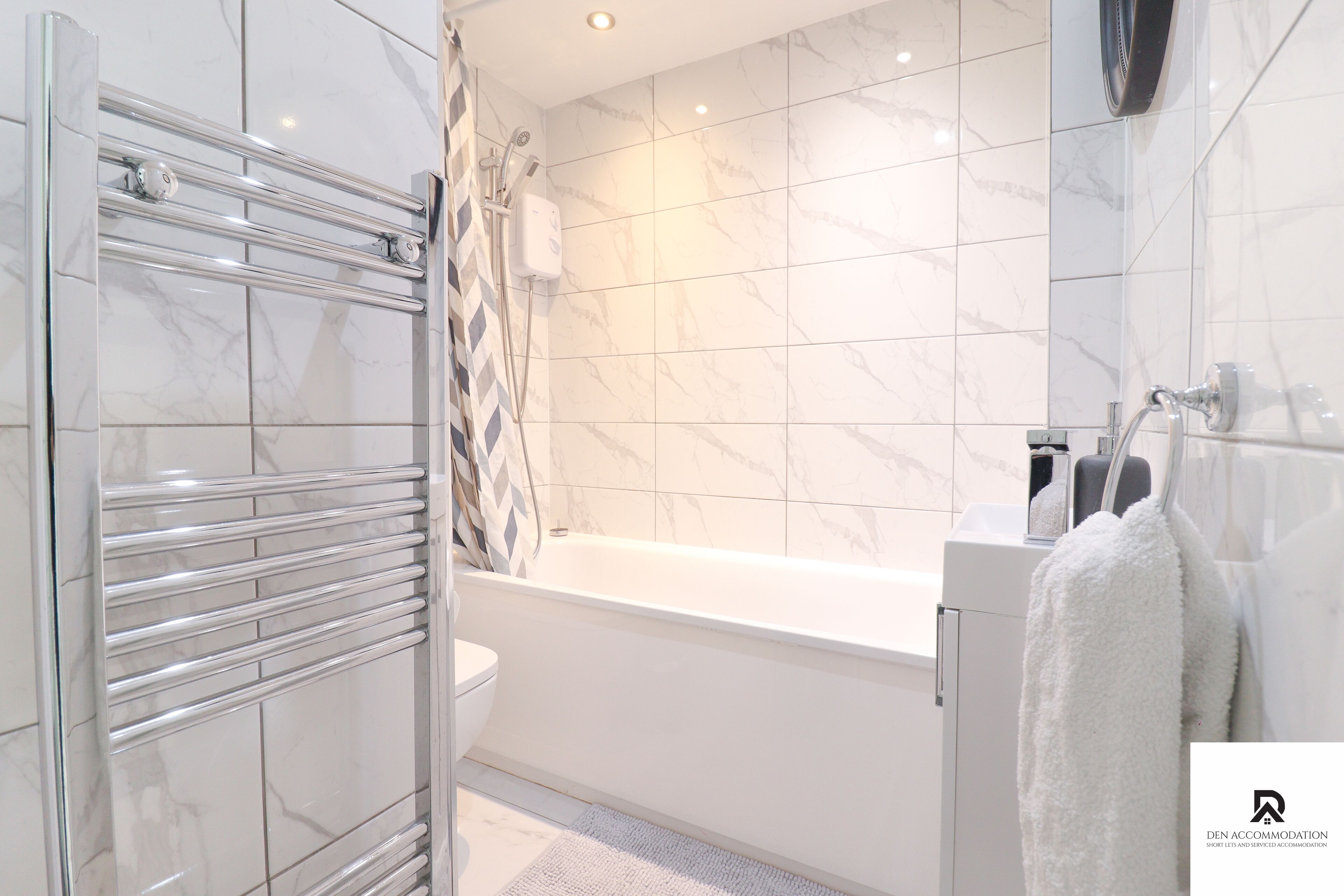 House | Bathroom | Shower, hair dryer, towels