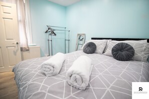 House | 2 bedrooms, iron/ironing board, free WiFi, bed sheets - 2-bed Near the O2 Arena & Excel & Free Parking (London)
