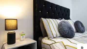 House | 2 bedrooms, iron/ironing board, free WiFi, bed sheets