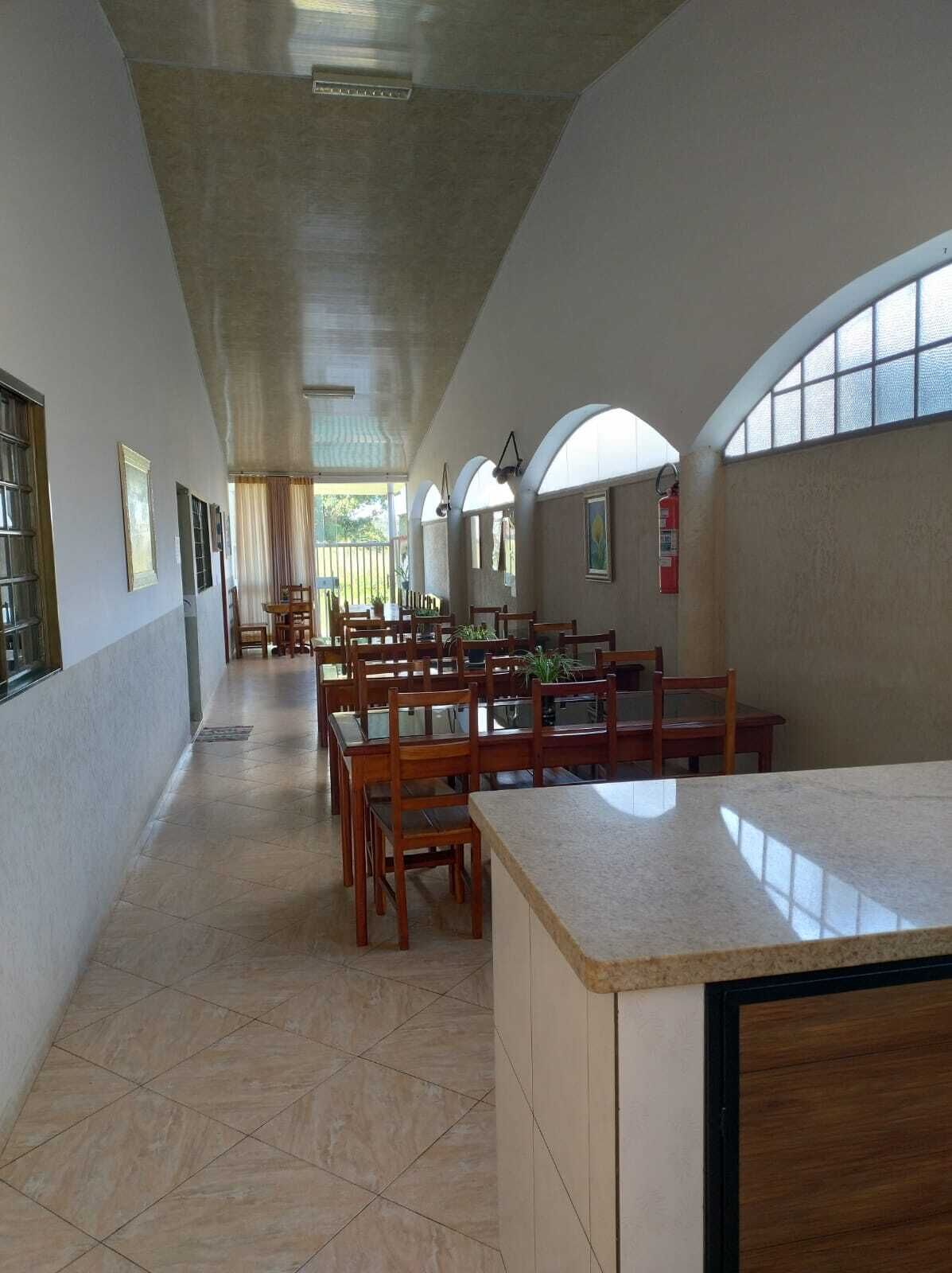 Een 19-inch ledtelevisie met digitale zenders