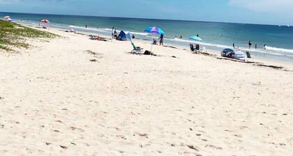 Clean Spacious Waterfront 2bd 2ba Sleeps 8