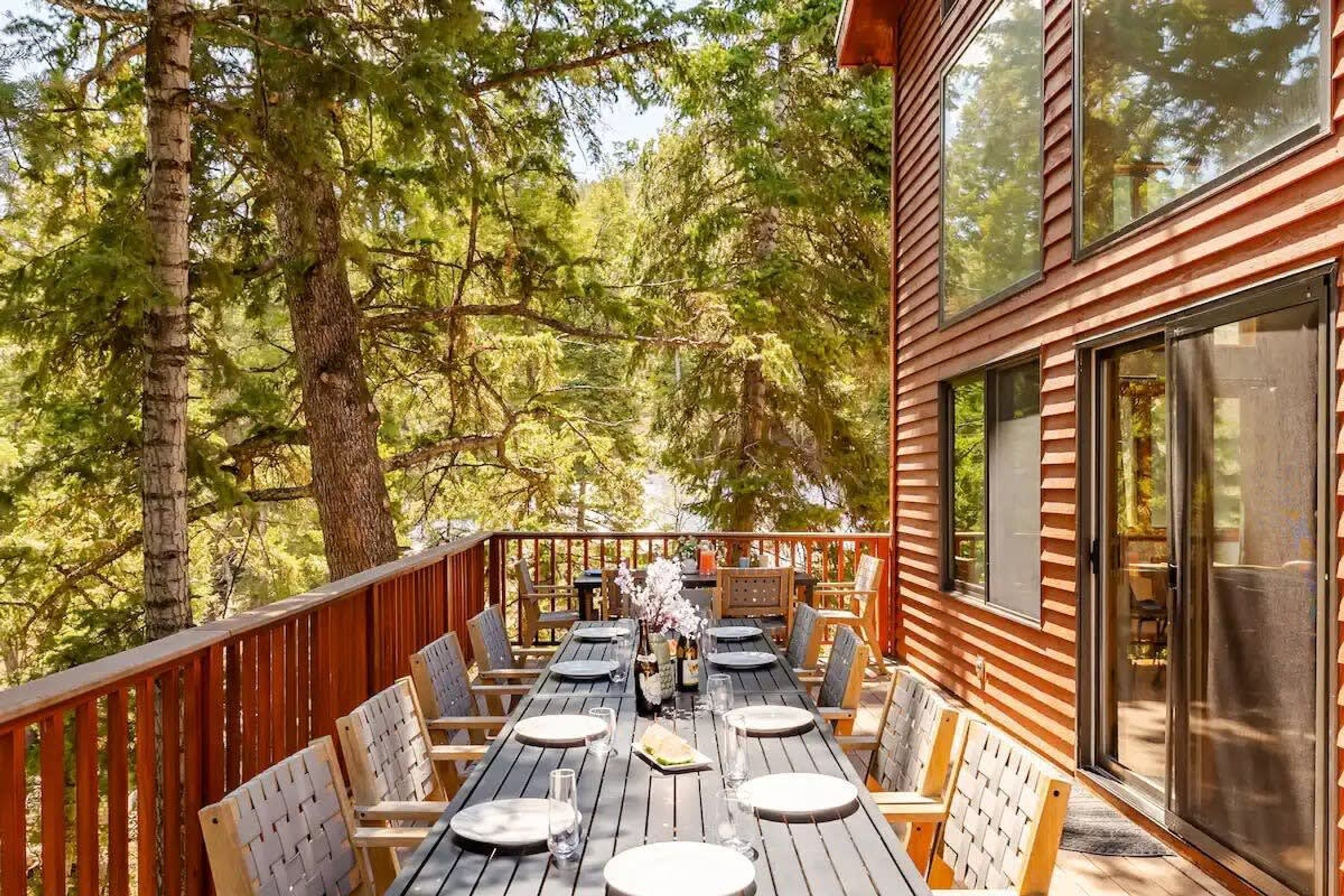 4 bedrooms, desk, iron/ironing board, Internet