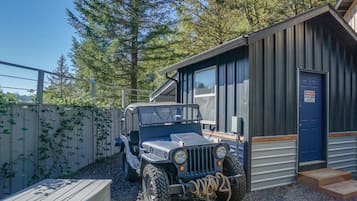 House | 4 bedrooms, desk, Internet