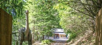 Jurassic Themed Adventure 4BR Home With Hot Tub