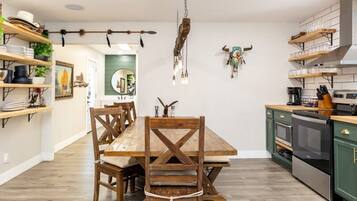 Apartment | 8 bedrooms, Internet