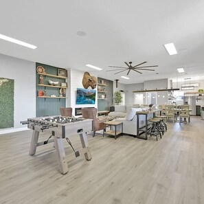 Apartment | 8 bedrooms, Internet