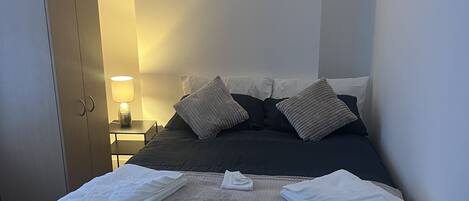 4 Schlafzimmer, Bügeleisen/Bügelbrett, WLAN, Bettwäsche