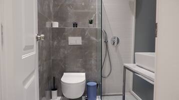 Double Room | Bathroom