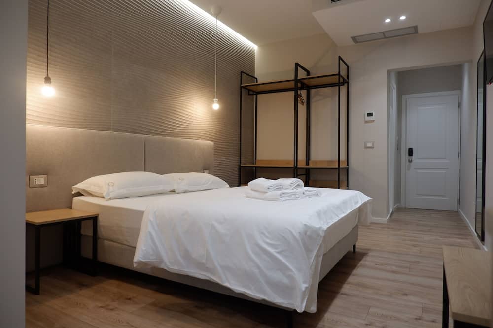 D rooms City-center Tirana