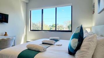 Luxury-Apartment | 2 Schlafzimmer, Schreibtisch, Bügeleisen/Bügelbrett, kostenloses WLAN