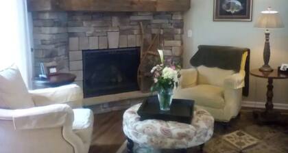 Gorgeous Saratoga Springs track rental with Pool, patio and outdoor shower