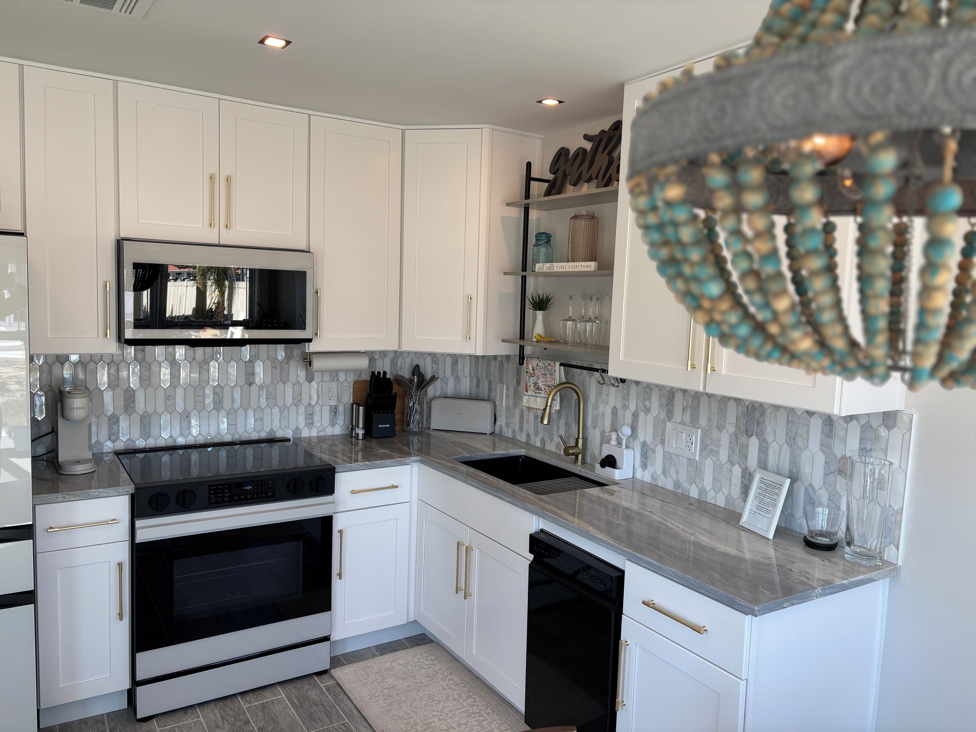 冰箱、微波炉、烤箱、炉灶