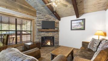 Een smart-tv en een open haard