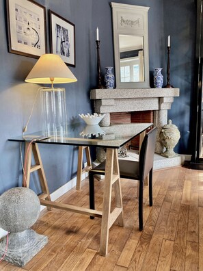Interior - Maison de Bord de Mer, Calme, Avec Joli Jardin Clos de Murs, 4min de la Plage ! (Concarneau)