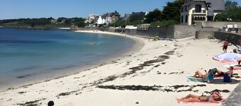 Maison de Bord de Mer, Calme, Avec Joli Jardin Clos de Murs, 4min de la Plage !