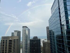 Dusch, hårtork, handdukar och tvål