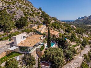 Exterior - Contemporary Villa with Pool and Spectacular Views.  (Pollenca)
