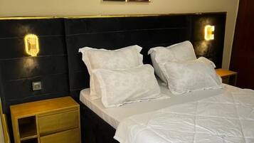 Deluxe-Apartment | 2 Schlafzimmer, Daunenbettdecken, individuell dekoriert