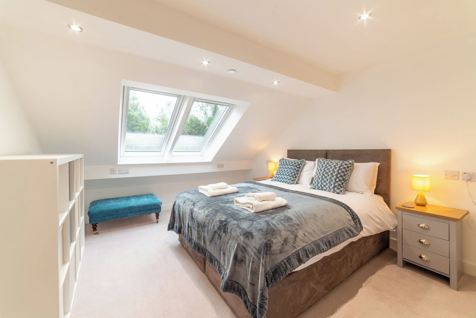 4 bedrooms, iron/ironing board, Internet, bed sheets