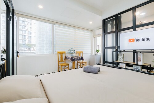 COSY HOUSE-CENTER'S TAY HO