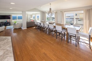 Dining - Discover the Oceanfront Nautical Nonsense, an 8-bedroom retreat in Virginia Beach! (Virginia Beach)