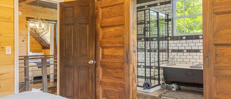 3 室のベッドルーム、WiFi、ベッドシーツ