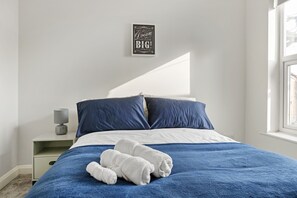 2 bedrooms, iron/ironing board, WiFi, bed sheets