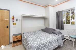1 chambre, fer et planche à repasser, Wi-Fi, literie fournie