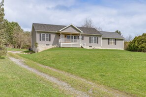 Exterior - Views of Canandaigua Lake: Middlesex Retreat! (Rushville)