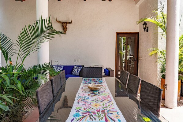 Outdoor dining