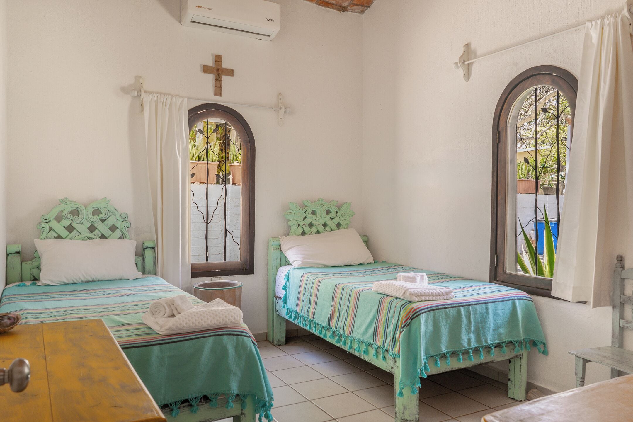 4 chambres, bureau, fer et planche à repasser, accès au Wi-Fi (inclus)