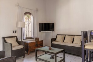 Een smart-tv en een open haard