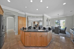 Interior - Multi-Family Estate Pool HT Gym Sauna Full Kitchen (Redding)