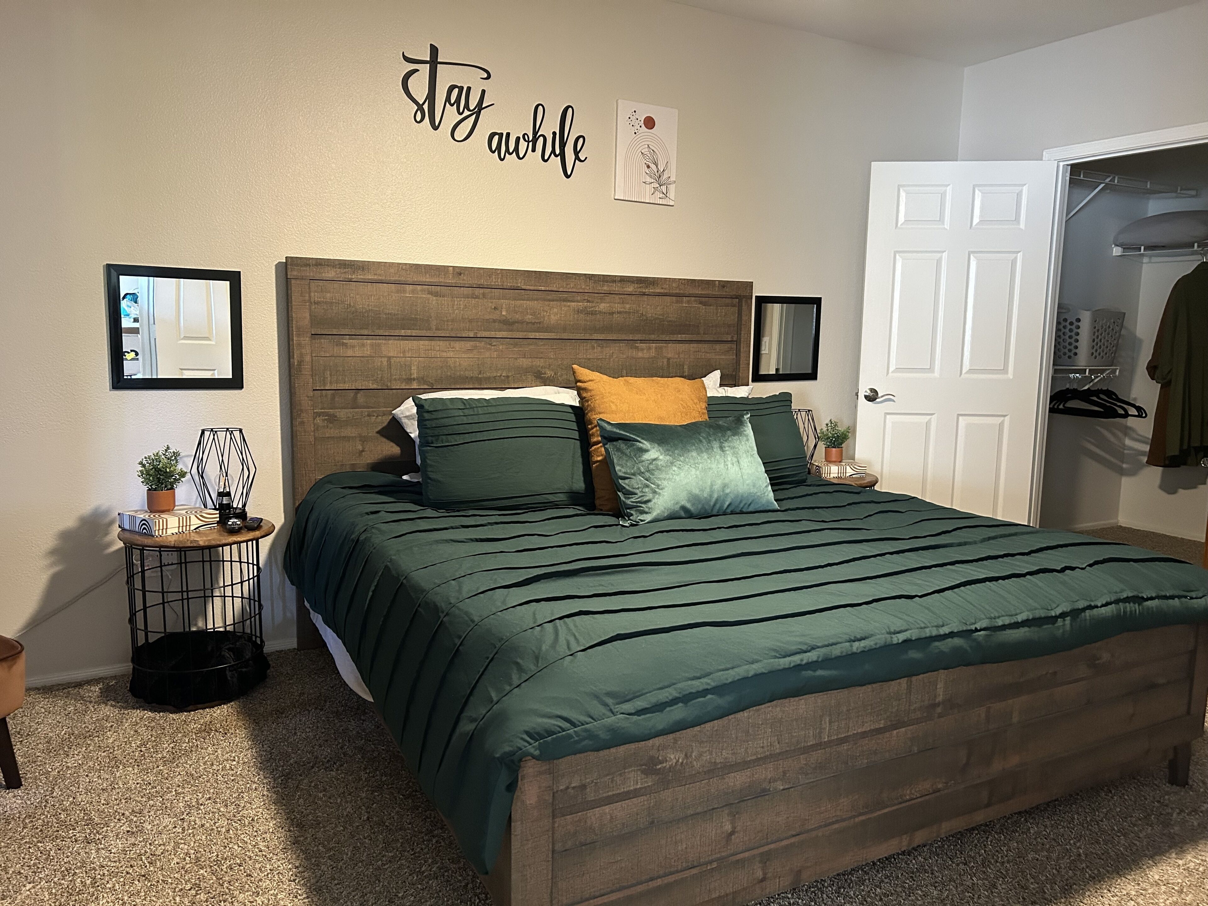 2 soverom, skrivebord, strykejern/-brett og wi-fi (inkludert)