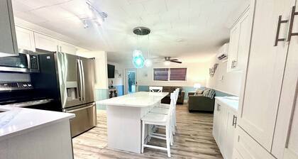 Direct Gulf Access Waterfront 10 Minutes to Gulf! Rent our Pontoon or Bring Your Boat! Floating Dock!
