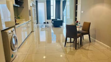 TV skrin rata, pendiangan